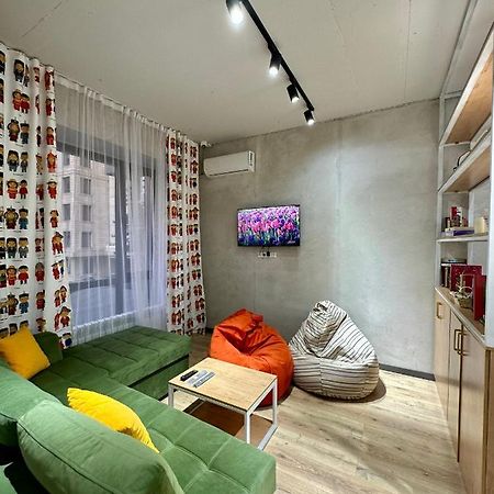 Izzzi Hostel Бишкек Екстериор снимка