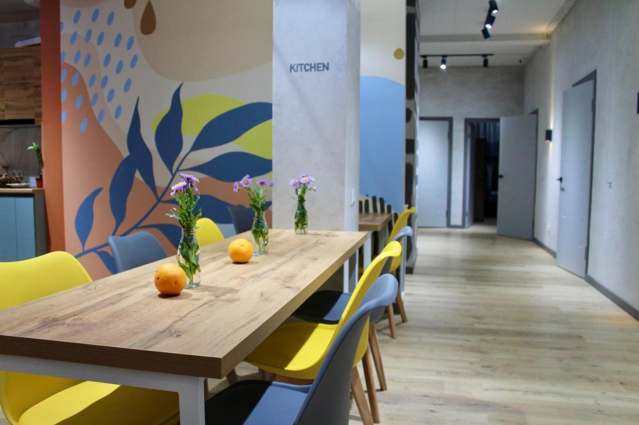 Izzzi Hostel Бишкек Екстериор снимка
