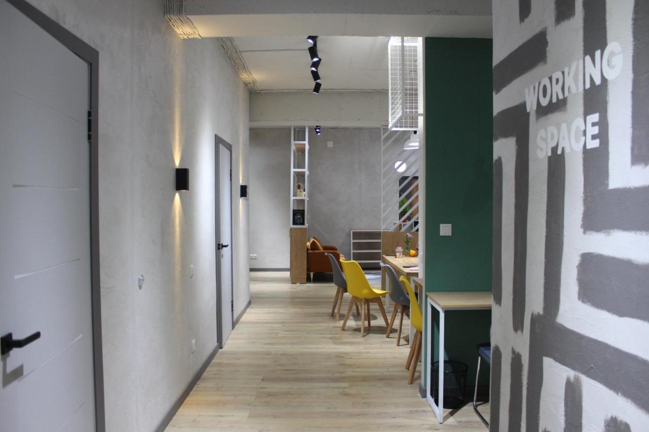 Izzzi Hostel Бишкек Екстериор снимка