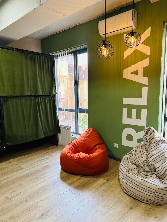 Izzzi Hostel Бишкек Екстериор снимка