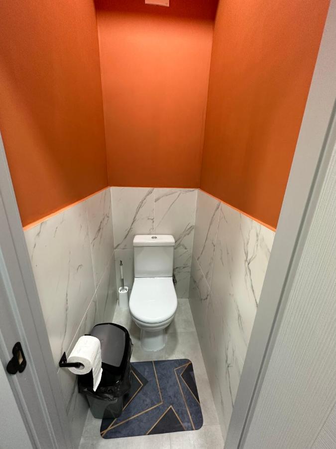 Izzzi Hostel Бишкек Екстериор снимка