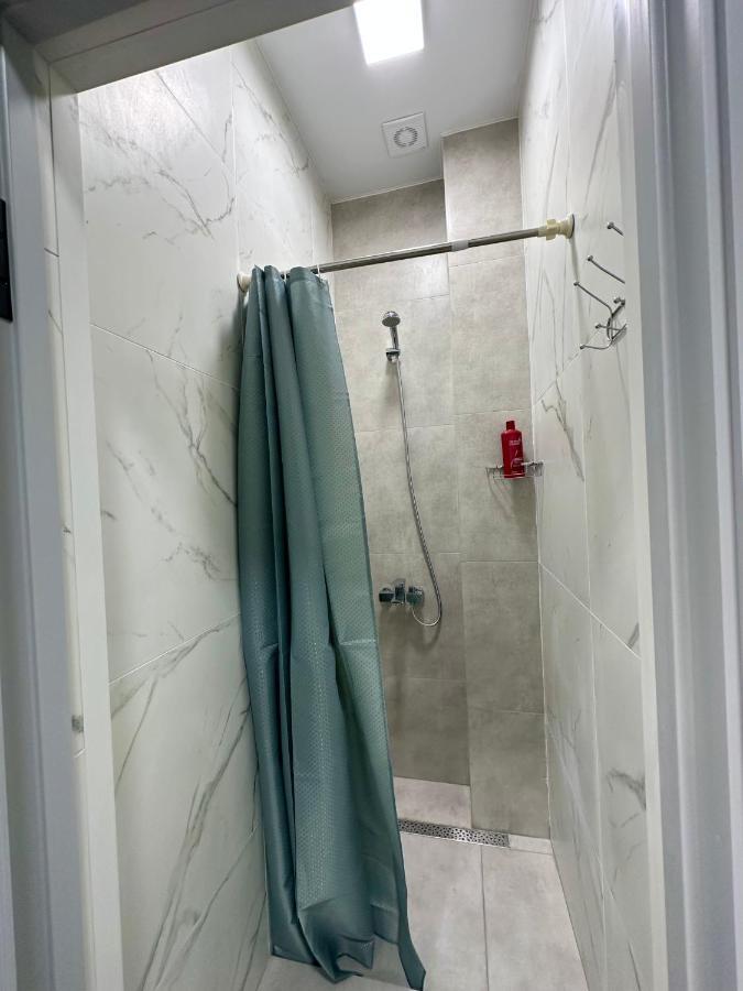 Izzzi Hostel Бишкек Екстериор снимка